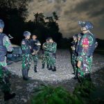 Satgas Karimata Rutin Patroli Malam Hari di “Jalan Tikus” Perbatasan Indonesia-Timor Leste